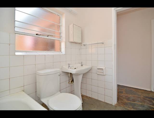 1 BEDROOM APARTMENT FOR SALE IN WINDSOR EAST